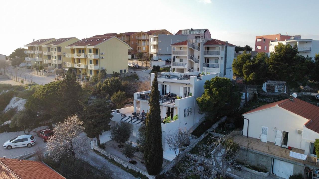 The Grande: Hillside Retreat with Sea Views and Rooftop Terrace Rogoznica  Exterior photo