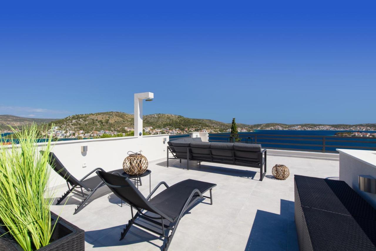 The Grande: Hillside Retreat with Sea Views and Rooftop Terrace Rogoznica  Exterior photo